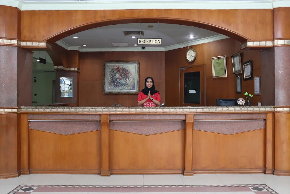 Mona Plaza Hotel