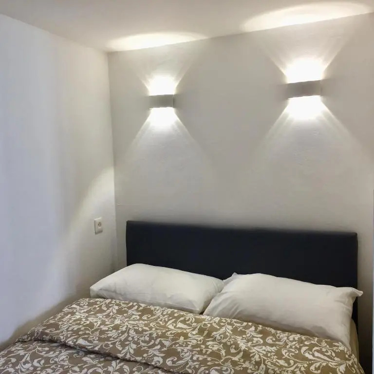 Superbe studio rue piétonne principale Sanary à côté du port