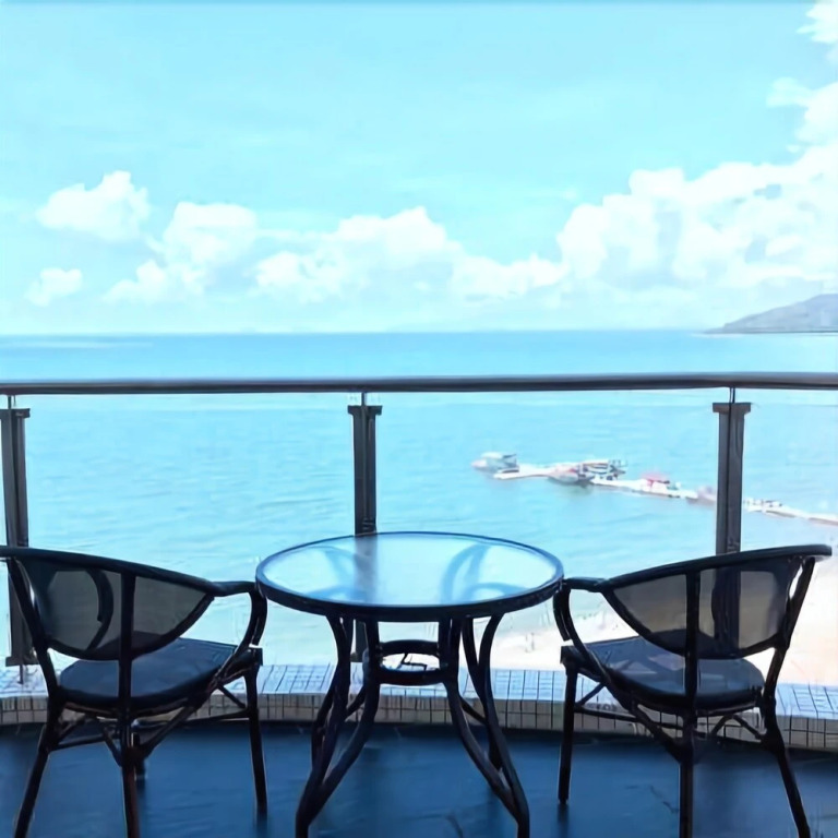 Linghai Seaview Apartment (Huizhou Huidong Shili Yintan Shop)