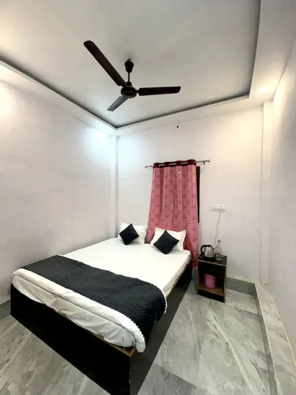Hotel HKG Homestay Varanasi Near Kashi Vishwanath Temple