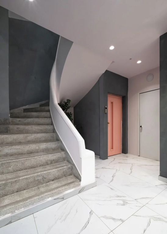 24K Athena Suites