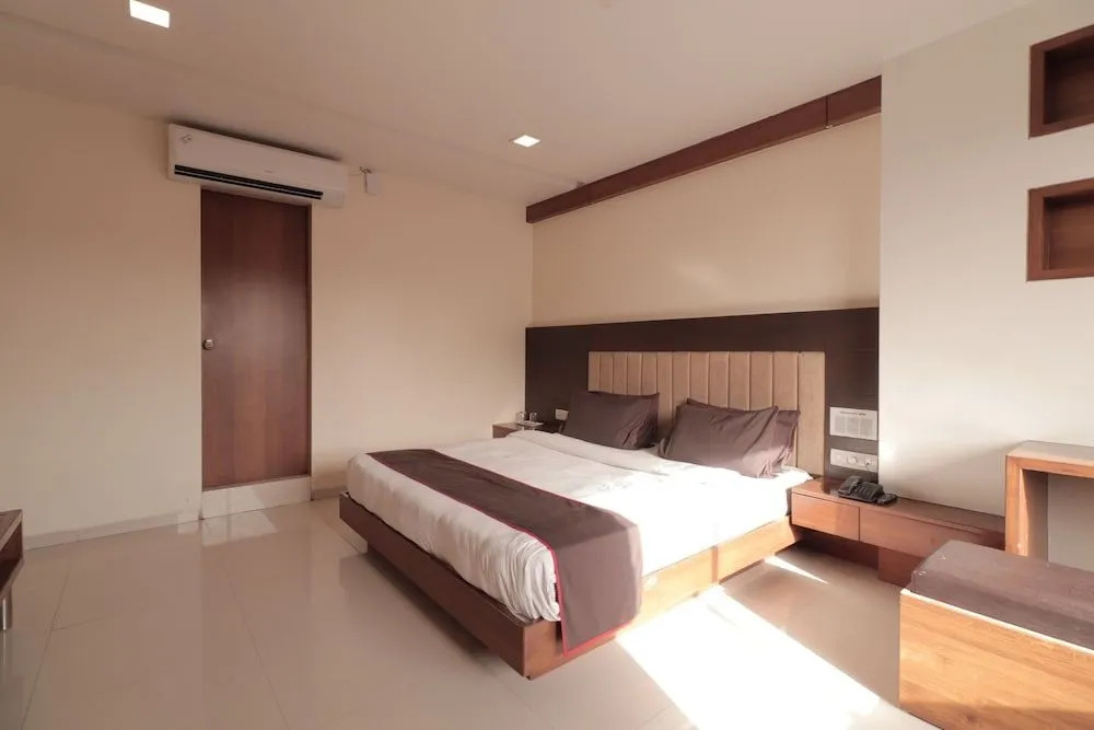 OYO Flagship 17196 Hotel Metro Inn
