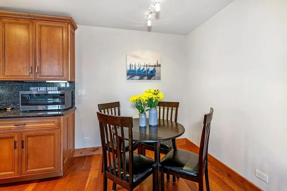 Mv32: Lakeland Village Luxury Condo With Great Amenities