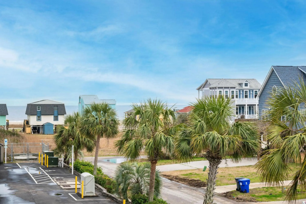 Sea Esta by Oak Island Accommodations