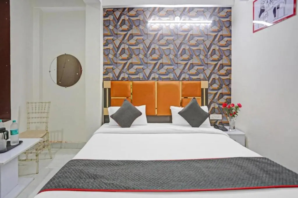 OYO Townhouse 1062 Paradise Inn