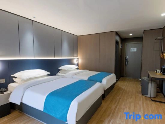 Yimi Collection Hotel (No.2 Hospital of Traditional Chinese Medicine Taojin Subway Station)