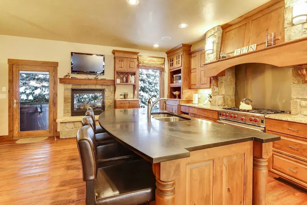 Base Camp 462 4 Bedroom Holiday Home by Winter Park Lodging Company