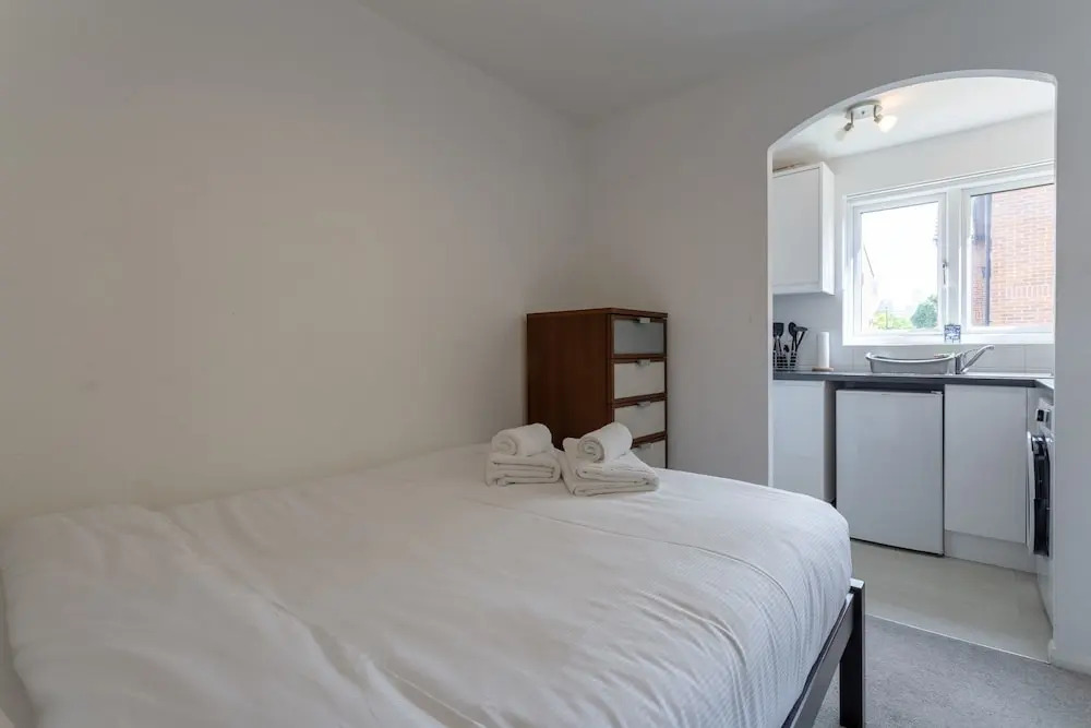1 Bedroom Apartment Near Surrey Quays