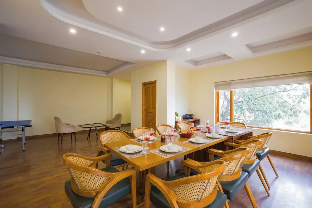 Alaya Stays Luuma Luxury Villa - Hillside 5-BHK Villa Amidst Pines With Garden, Balcony & Lounge