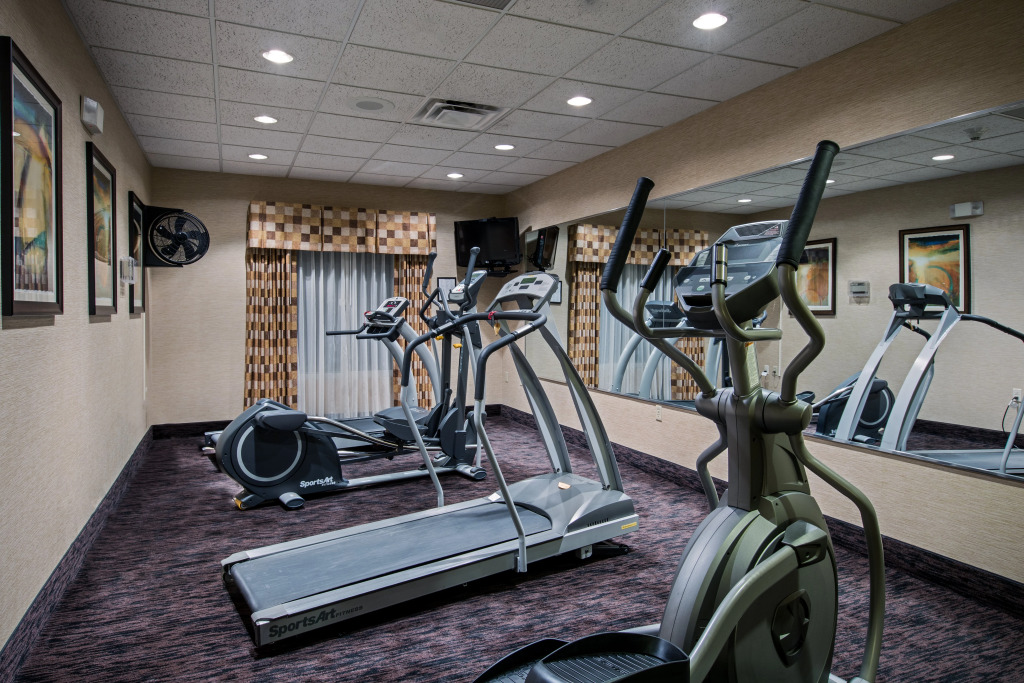 Holiday Inn Express Hotel & Suites Youngstown North-Warren/Niles by IHG