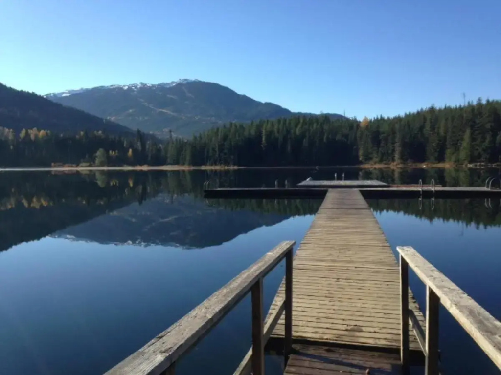 Beautifully Renovated, Fantastic Views Ski in out 3 Beds - Mountain Star