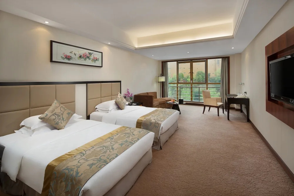Huitang Huatian Hot Spring Resort Hotel