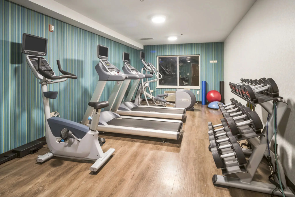 Holiday Inn Express Chicago Northwest-Vernon Hills by IHG