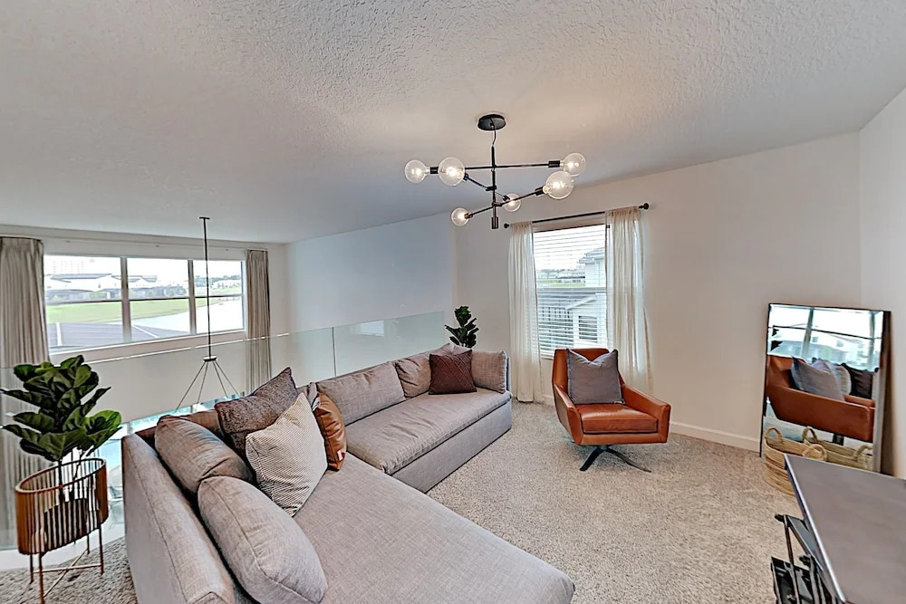 Storey Lake All-suite W/ Private Pool & Spa 5 Bedroom Home