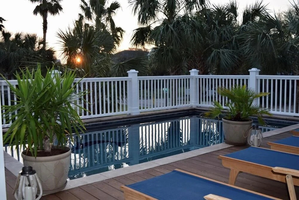 1 Palm Court