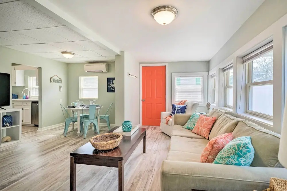 Picturesque Duplex Unit, 1/2 Mi to the Beach!