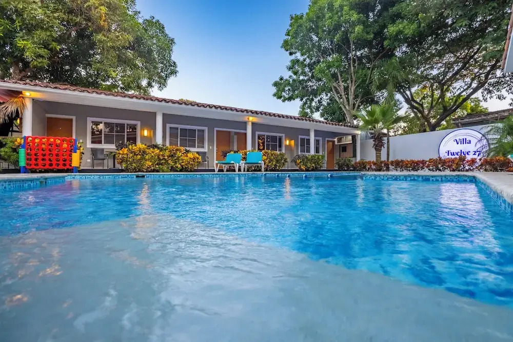 Villa Twelve27