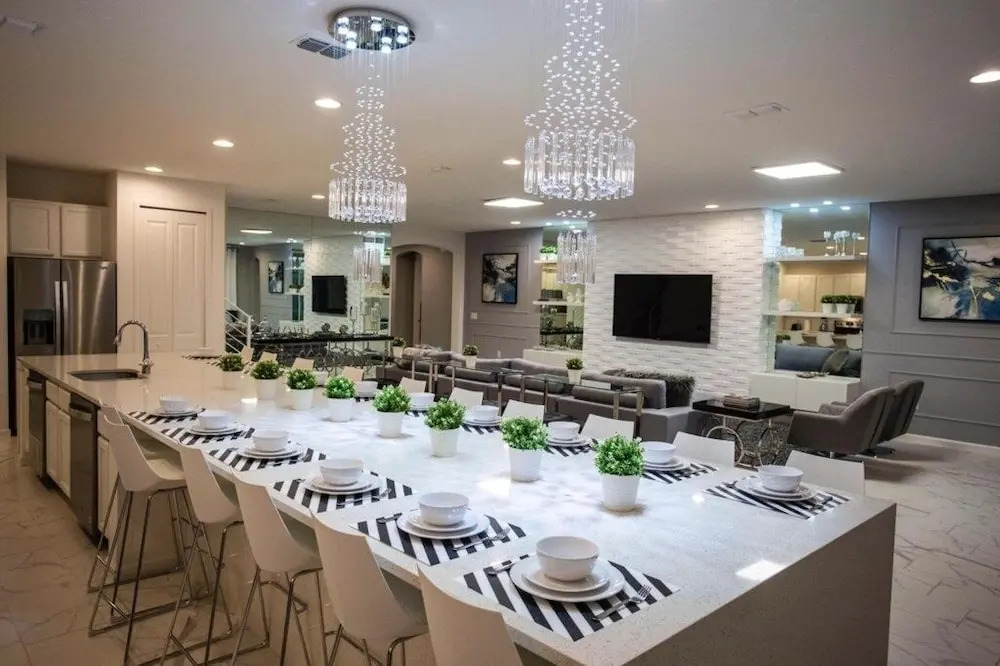 Huge Brand New Luxury 15 Bed Luxury Home! Home