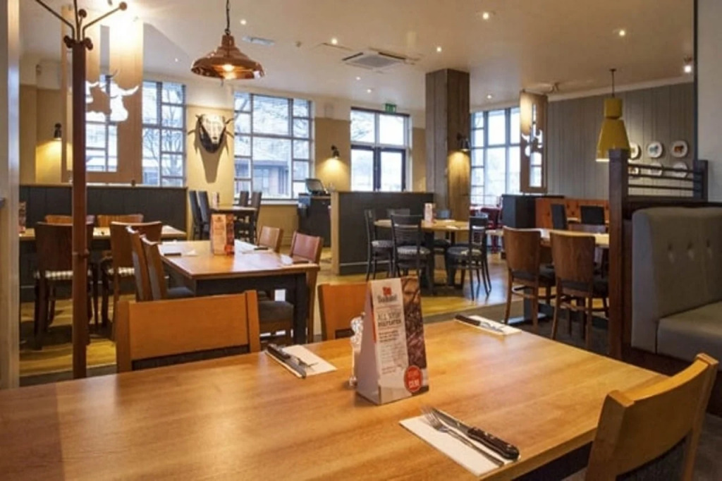 Premier Inn Colchester - Cowdray Avenue