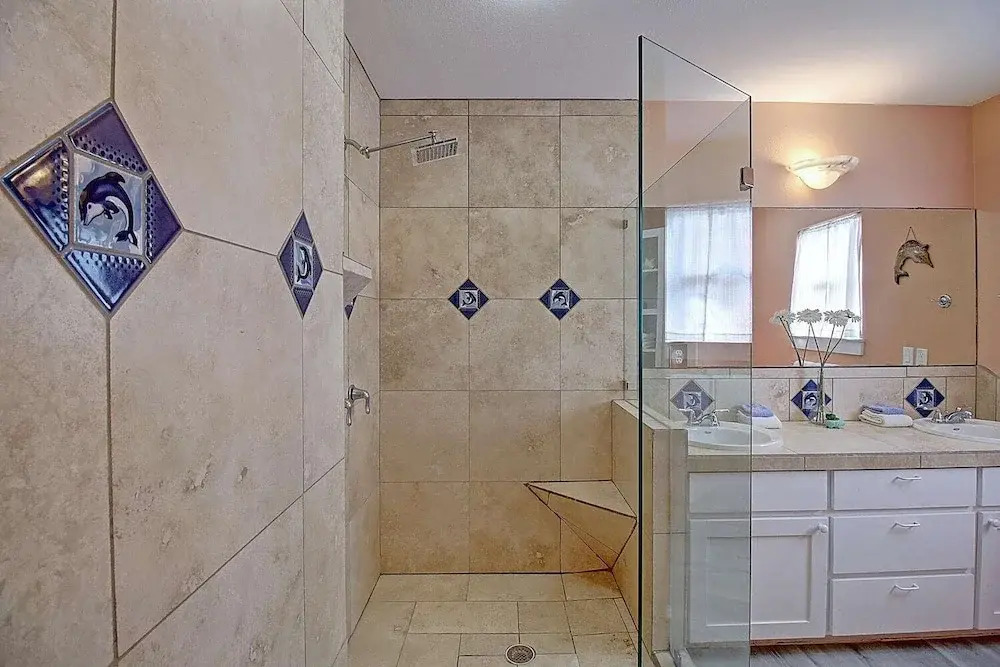 Spacious & Pet Friendly + Game Room Sleeps 10