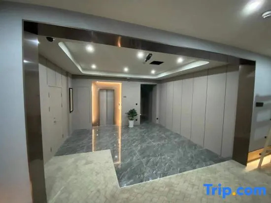 Yapeng Hotel (Shanghai Nanxiang Subway Station)