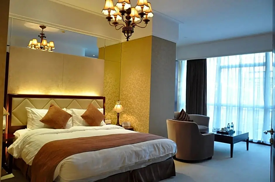 Qingdao Jinshan We+ Holiday Apartment (Wusi Square)
