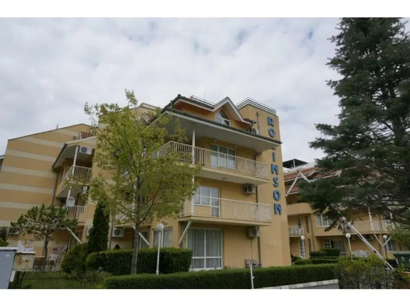 2-bedroom, 1- living room with folding divan, apartment with swimming pool and terrace
