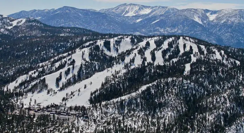 Cabins4Less - Cabin #11 Sleeps 2 to 4