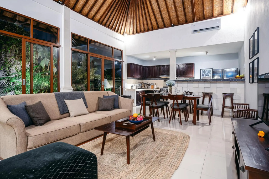 5Min WALK TO Beach - PRIVATE POOL MAHAYANA VILLA
