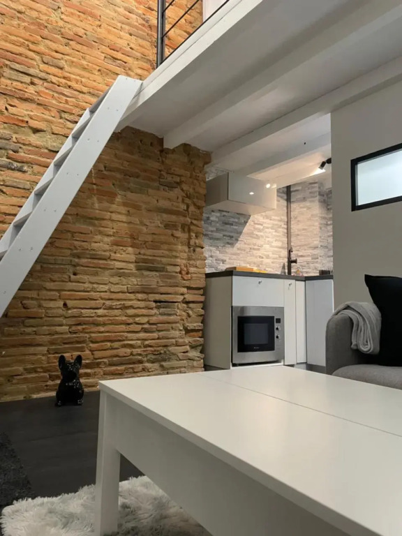 Studio rénové, terrasse privative, 300m du Capitole