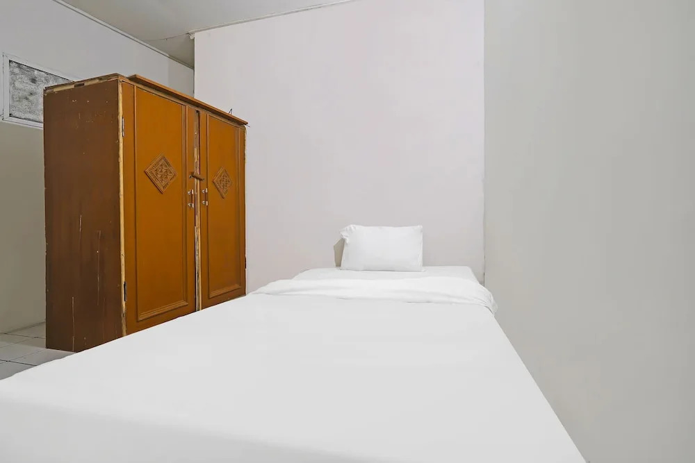 OYO Life 92694 Kost Nino