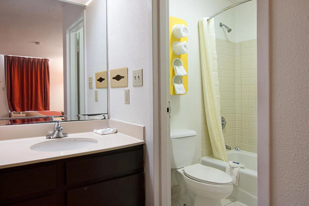 Motel 6-Newnan, GA