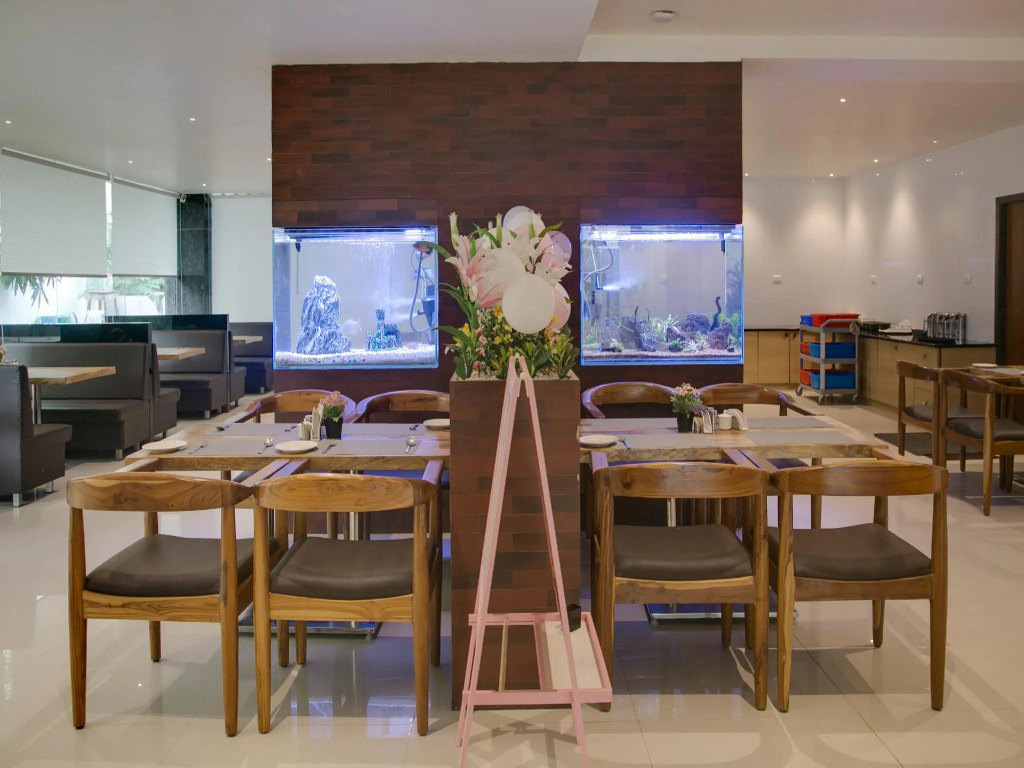 FabHotel Veeraj Suites