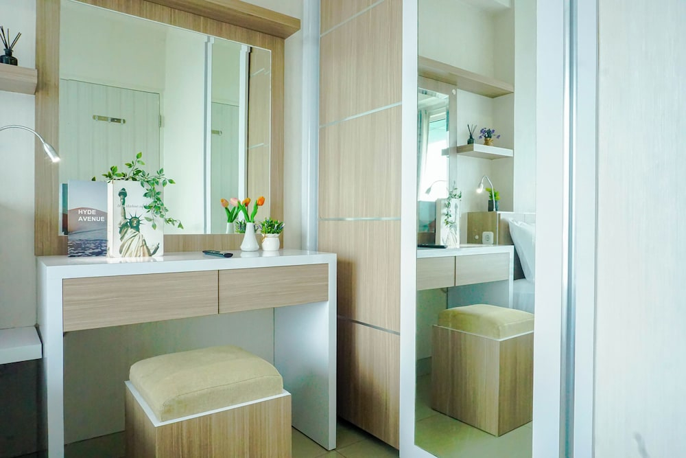 Pleasant And Relaxing 2Br Apartment Grand Kamala Lagoon