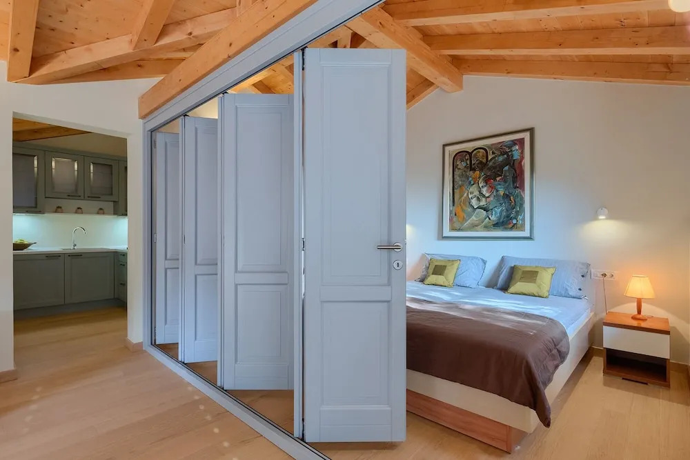 Holiday House in Pula 30 m From the sea