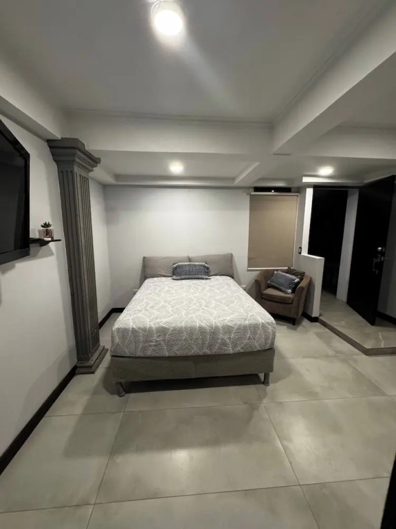 Studio 05 in Santa Ana Central, Convenient, and Comfortable