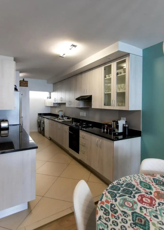 Bayview 208