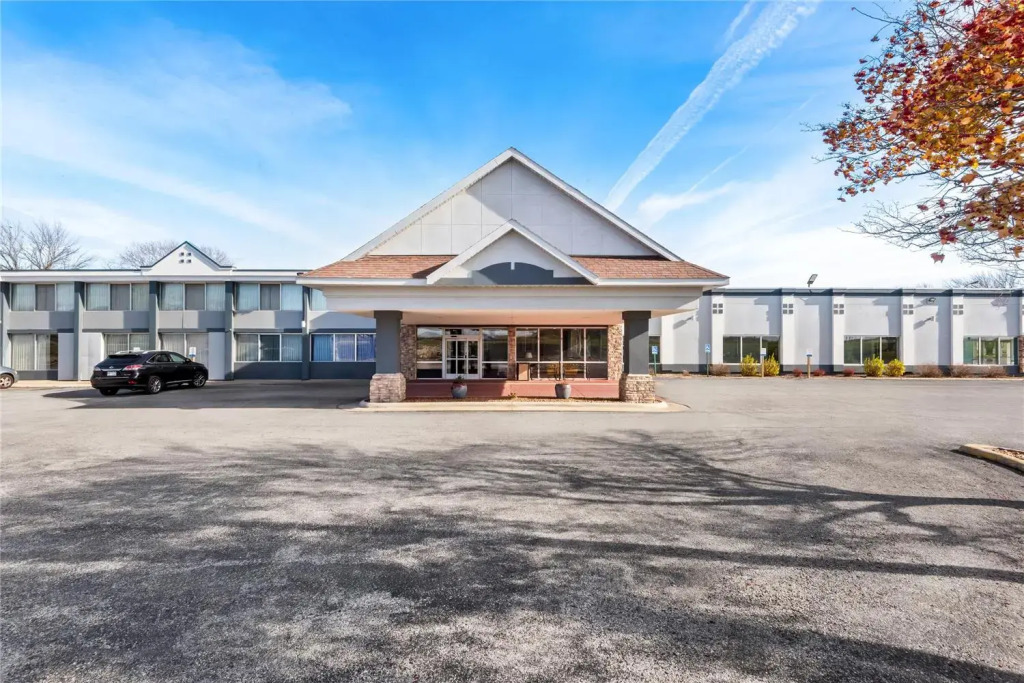 Suburban Studios Fort Dodge