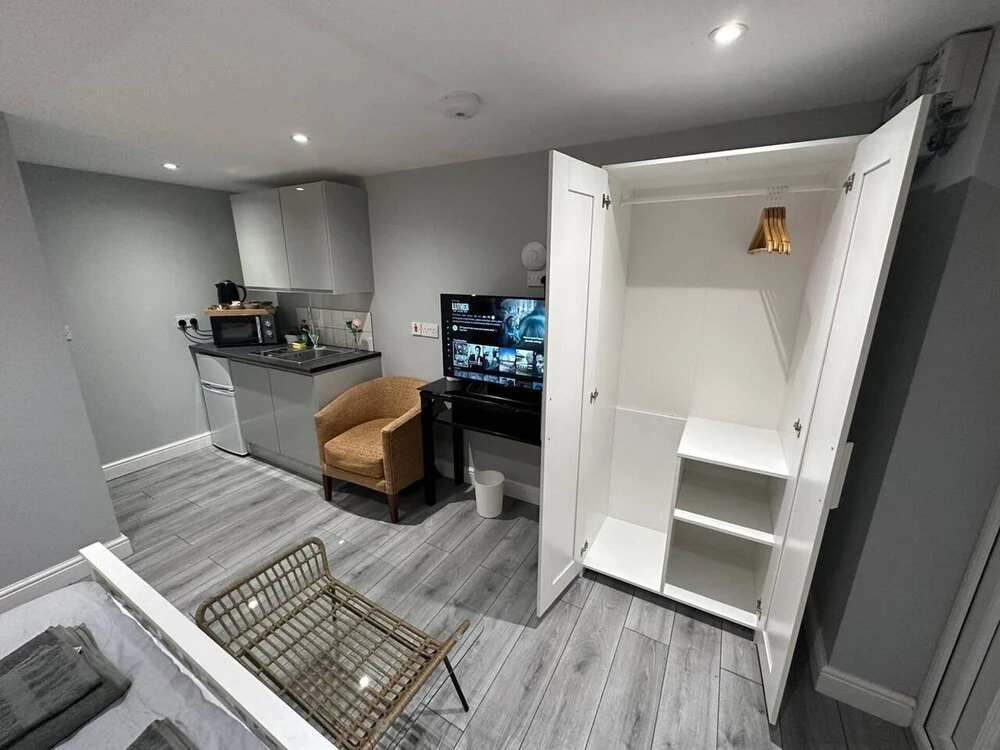 Luxury Detached Studio Apartment in Luton