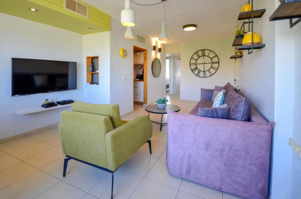 Stylish 2BR Apartment with Balcony - Yalarent