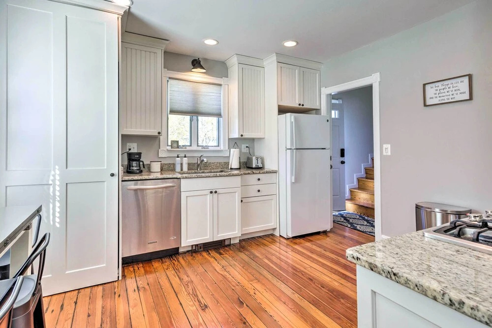 Mystic Refuge w/ Patio < 1 Mi to Downtown!