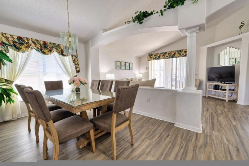 Vacation Home Base with Private Pool Near Disney, Kissimmee