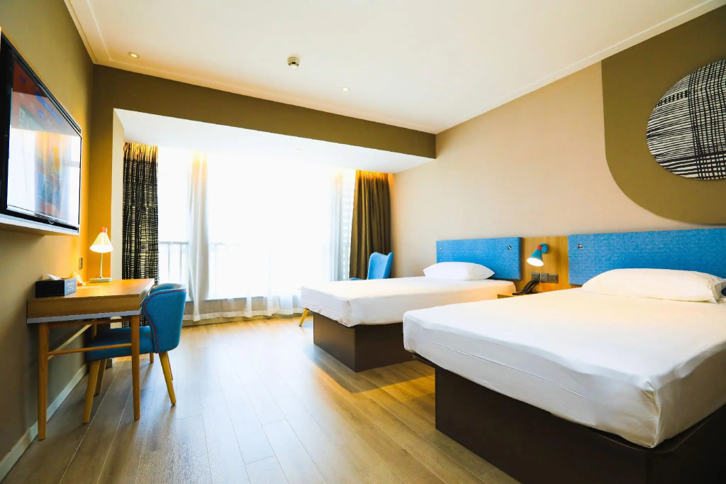 Home Inn(Suzhou Wujiang Shengze Fortune Center Store)