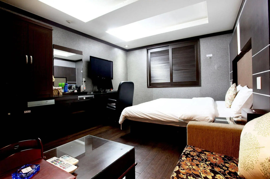 Luxury Hotel