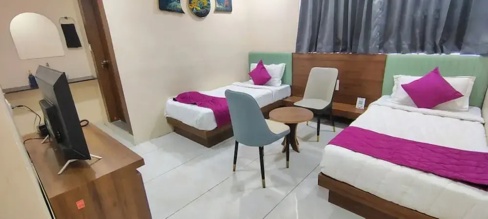 The grand piano hotel