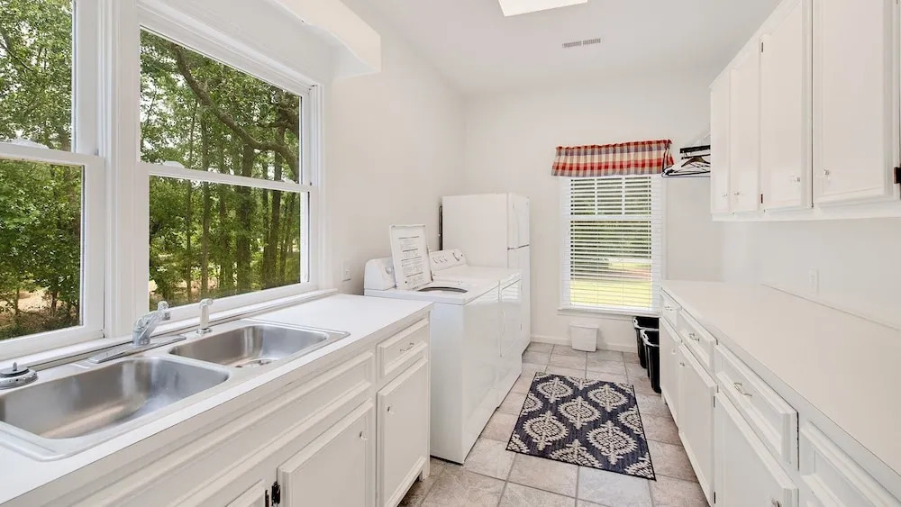 Relax And Be Tranquil By The Sea 5 Bedroom Home by Peace Vacations