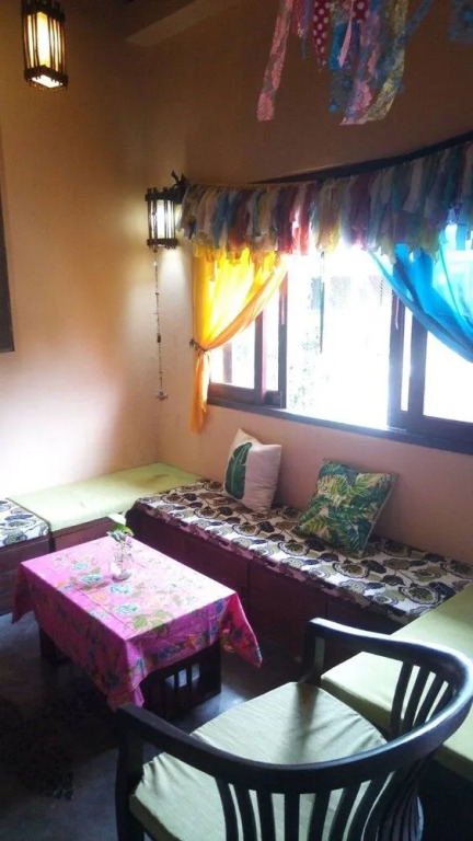 Indy Hostel at Maenam