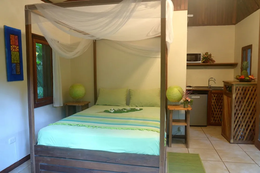 Pachamama Nueva River side Bungalows Punta Uva