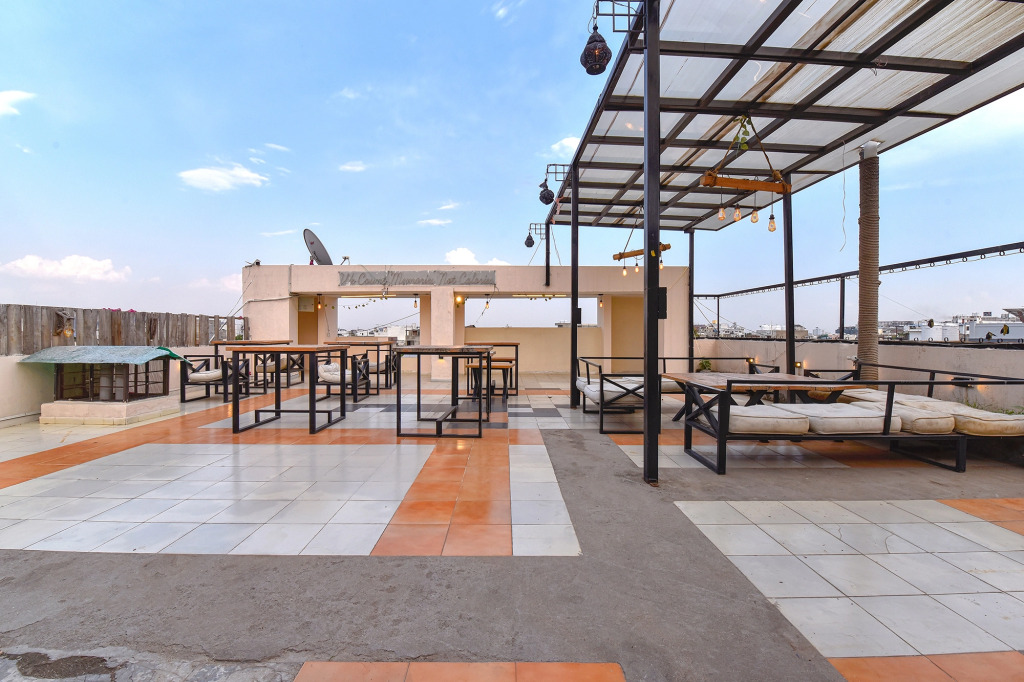Fabhotel Royal Residency