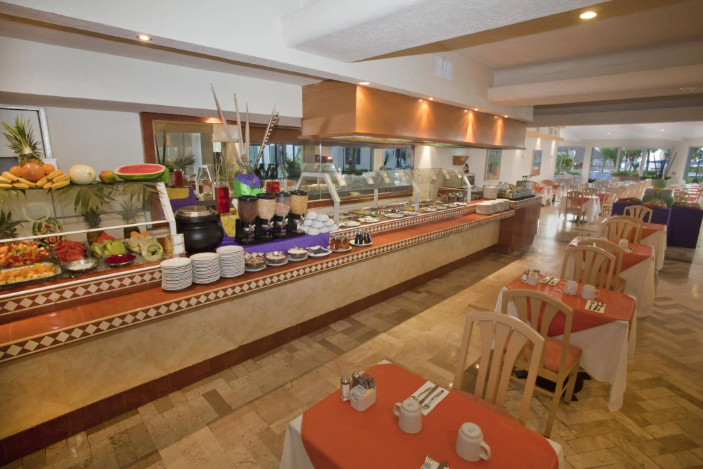 Aquamarina Beach Hotel